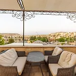 Walnut House 4*