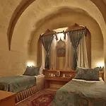 Walnut House 4*