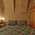 Walnut House Gasthof 4*