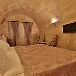 Walnut House 4* גורמה