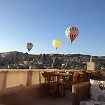 Walnut House 4* גורמה