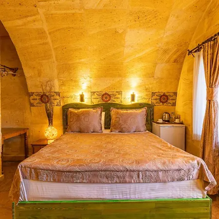 Walnut House 4*
