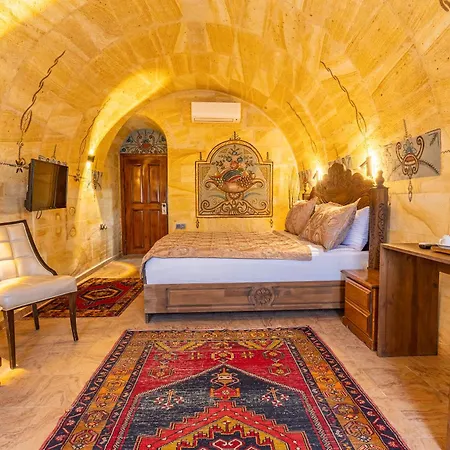 Walnut House 4*