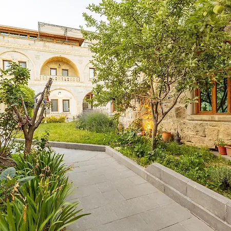 בית הארחה Walnut House 4*