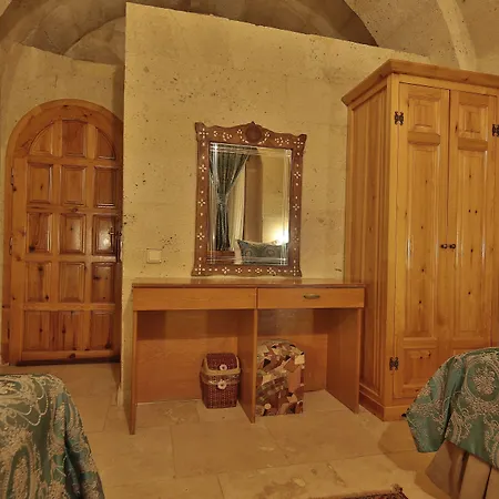 Walnut House 4*