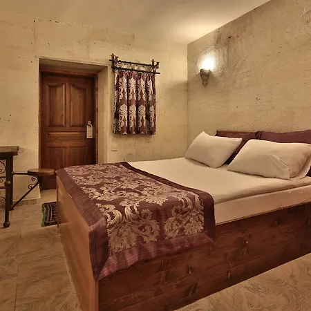 Walnut House 2*